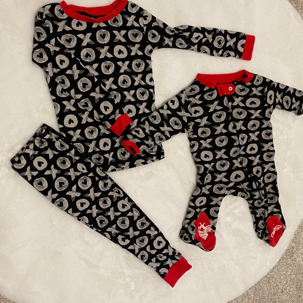 Toddler/Baby Burt’s Bees Matching Valentine's Day Organic PJs.